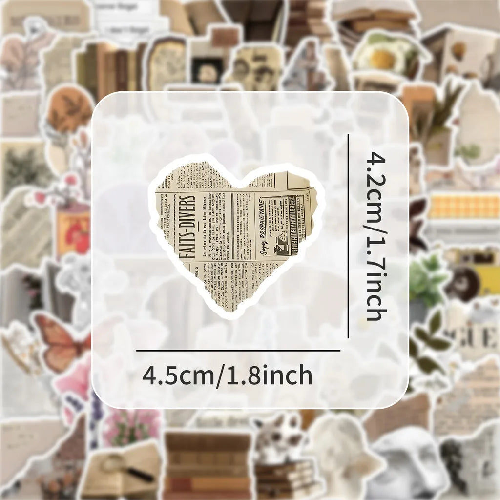 Un autocollant carré avec texte vintage sur une forme de cœur, faisant partie d'un pack pour journaux et scrapbooks.