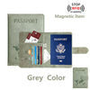 Porta-pasaporte gris con ventana transparente mostrando un pasaporte y tarjeta SIM.