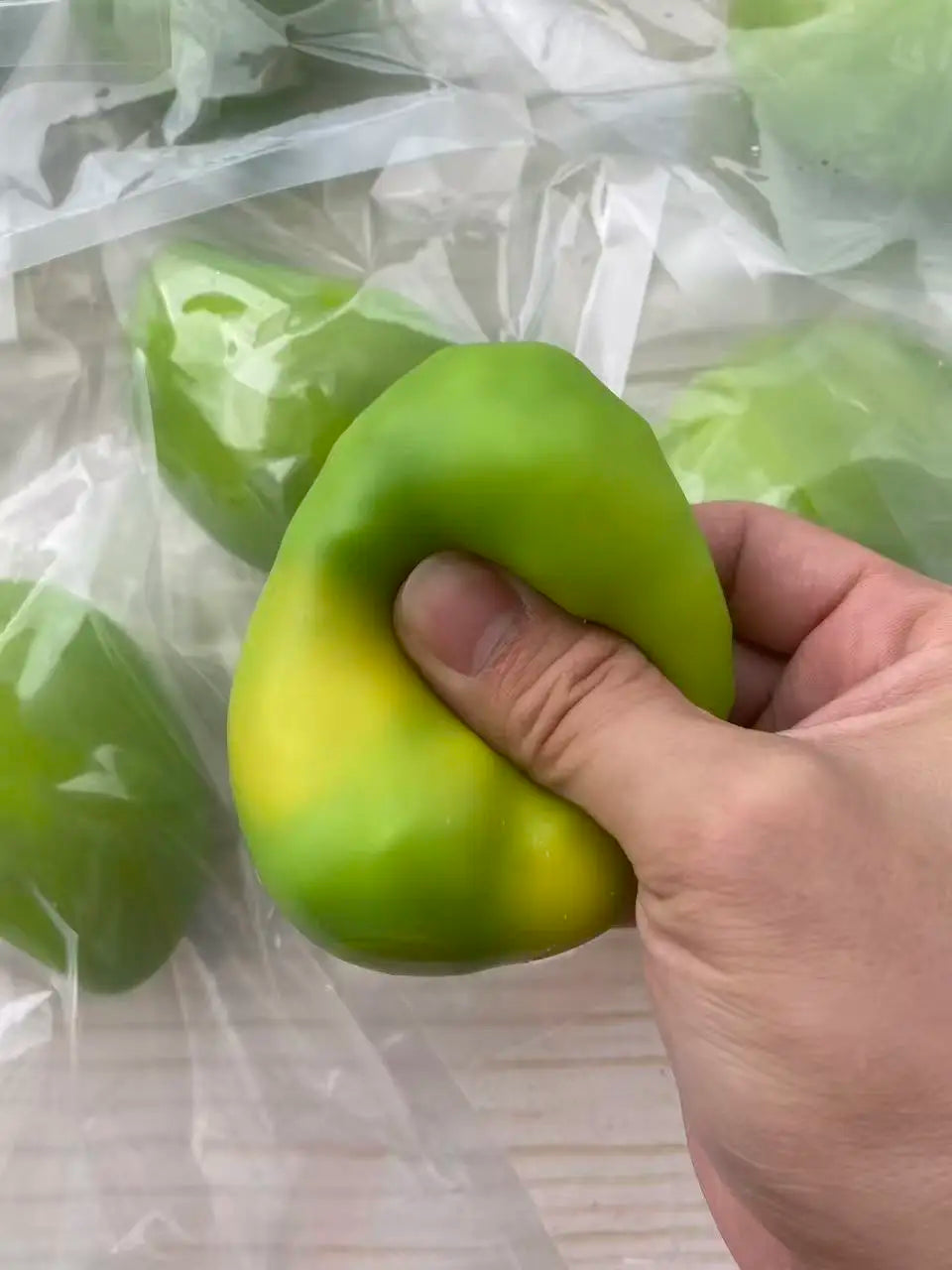 Color-Changing Mango Stress Ball with Crunchy Texture