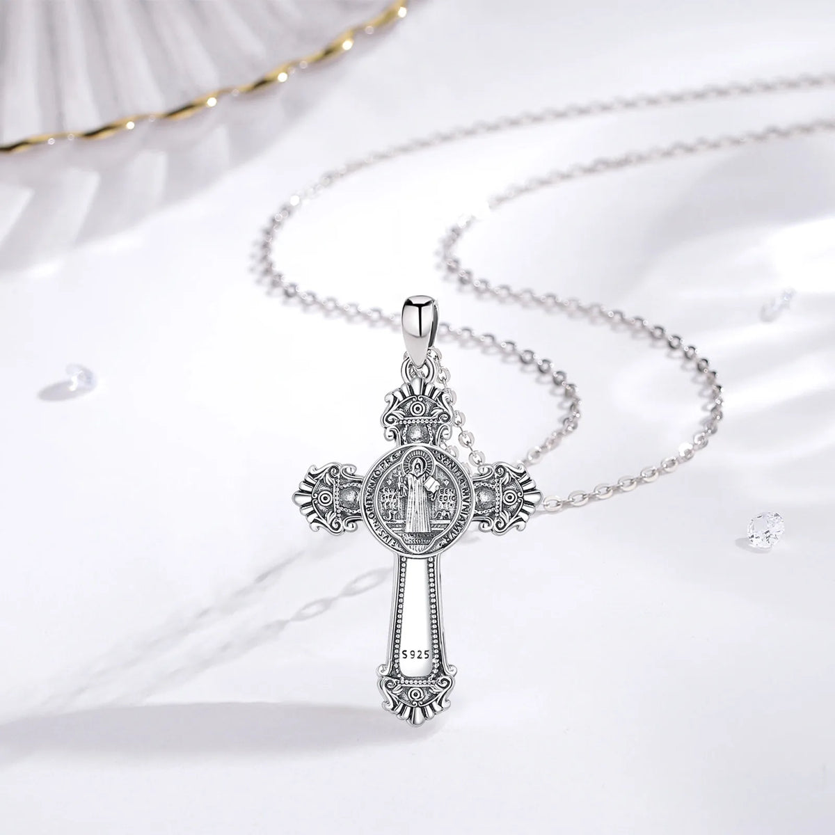 Colgante de Medalla de San Benito en Plata de Ley