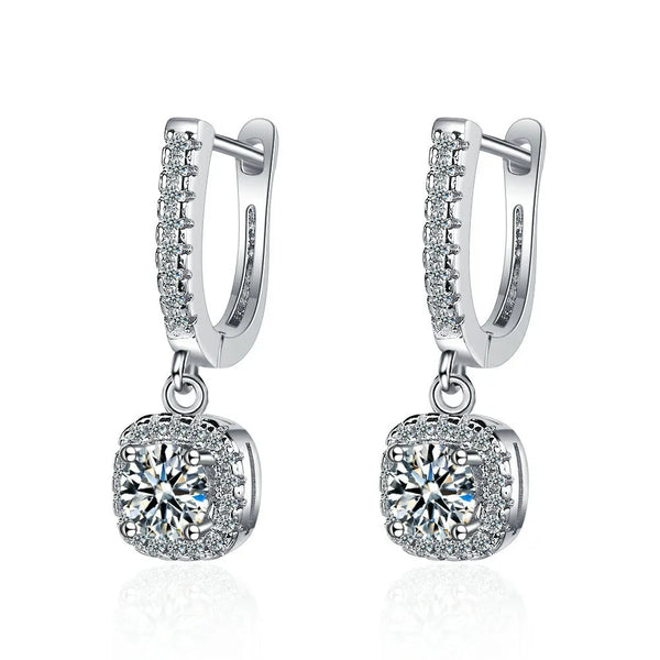 Boucles d'oreilles créoles en argent sterling avec moissanite et accents de diamants