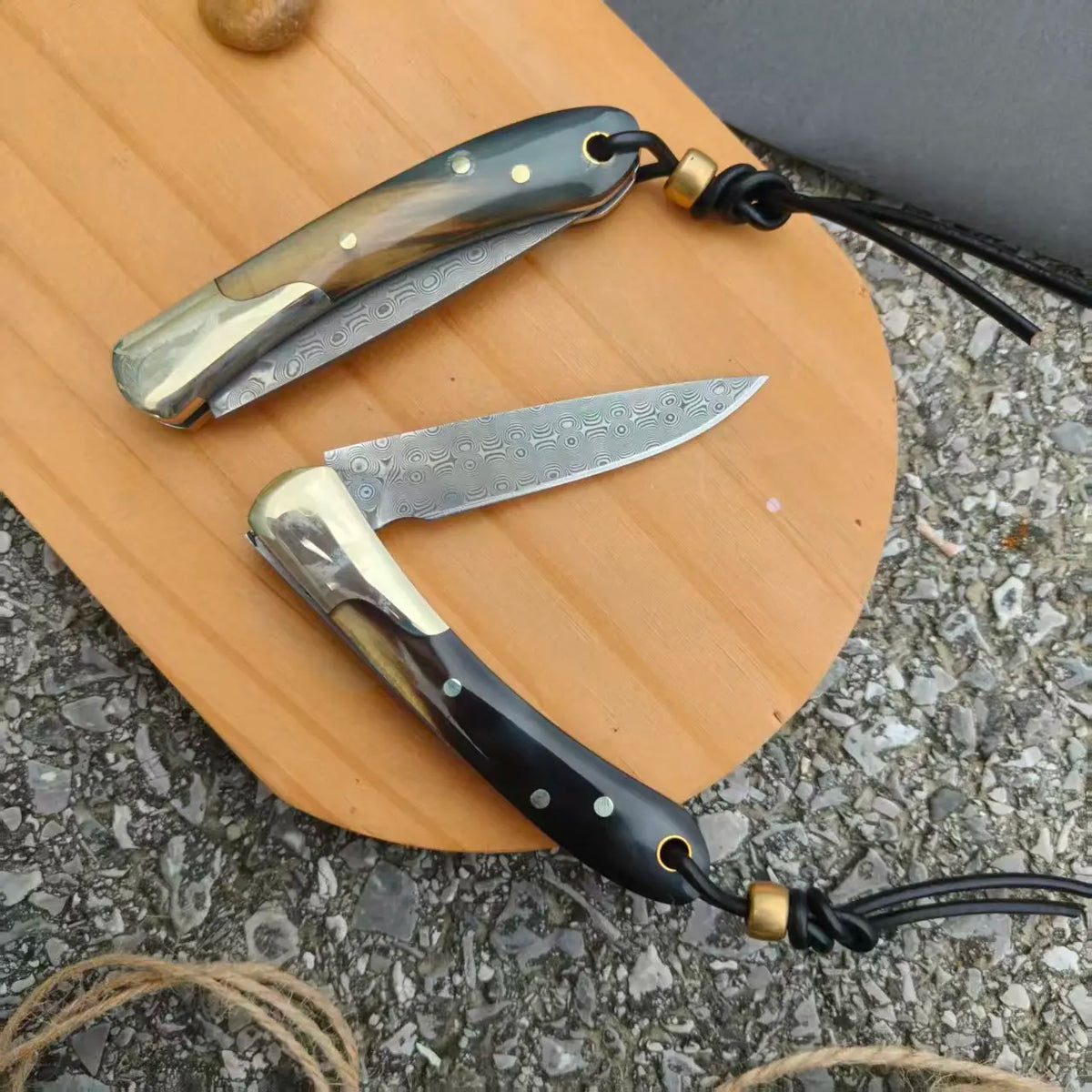 VG10 Damascus Steel Folding Knife with Water Buffalo Horn Handle
