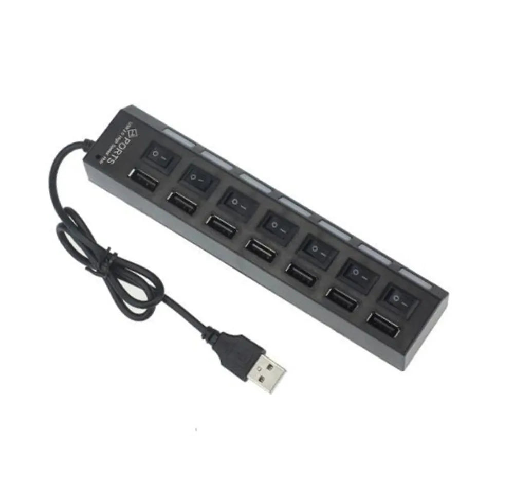 Schwarzer 7-Port-USB-Splitter-Hub mit Ein-/Ausschaltern und Kabel.
