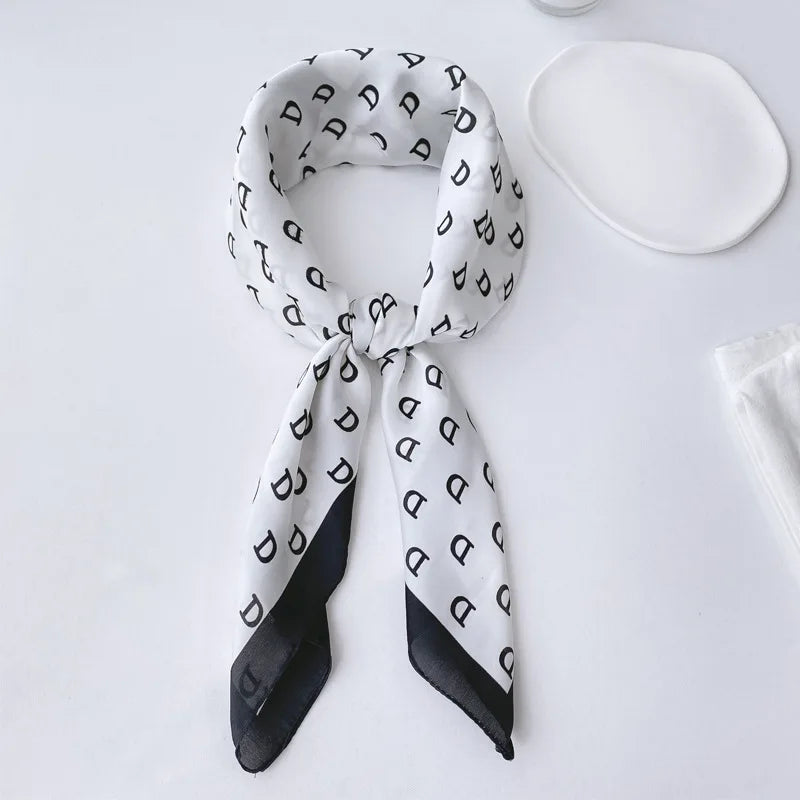 Eleganter Paisley-Seidenschal