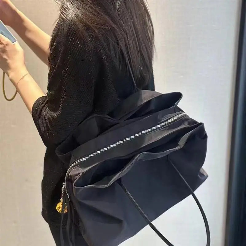 Tote Minimaliste en Nylon pour les Déplacements