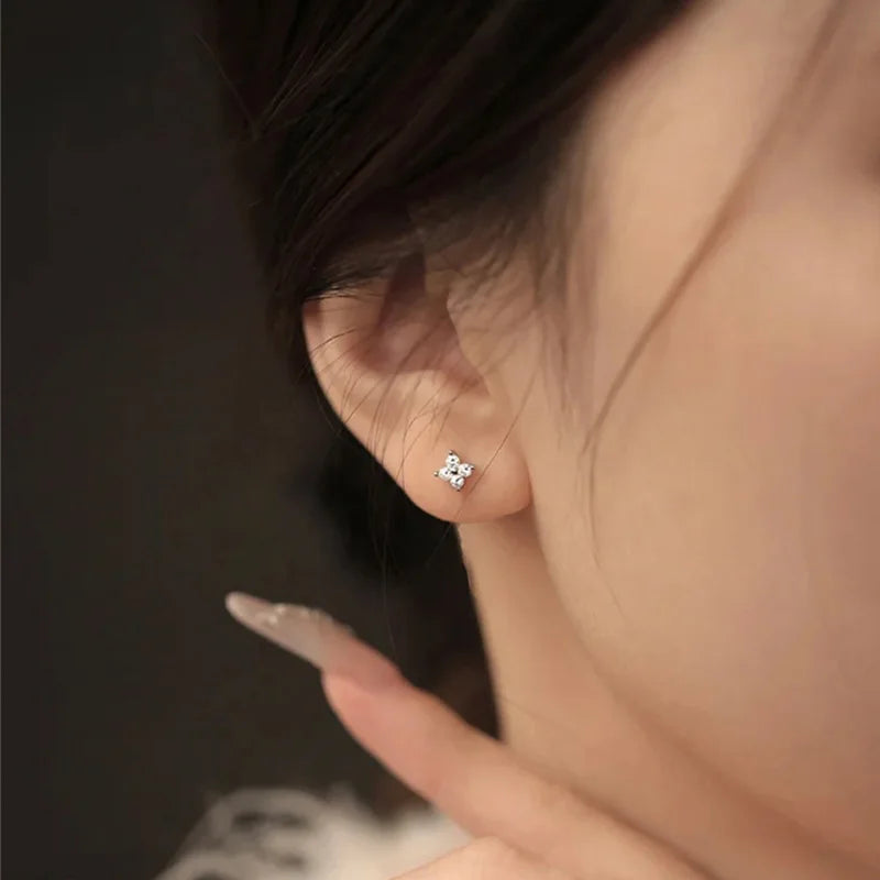 Minimalist Star Stud Earrings in 925 Sterling Silver