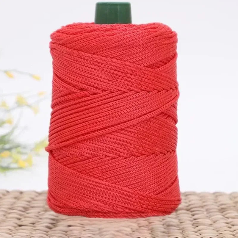 Spule leuchtend roderrote 3mm Eiskordel-Kordel für DIY-Bastelarbeiten mit grünem Kappen.