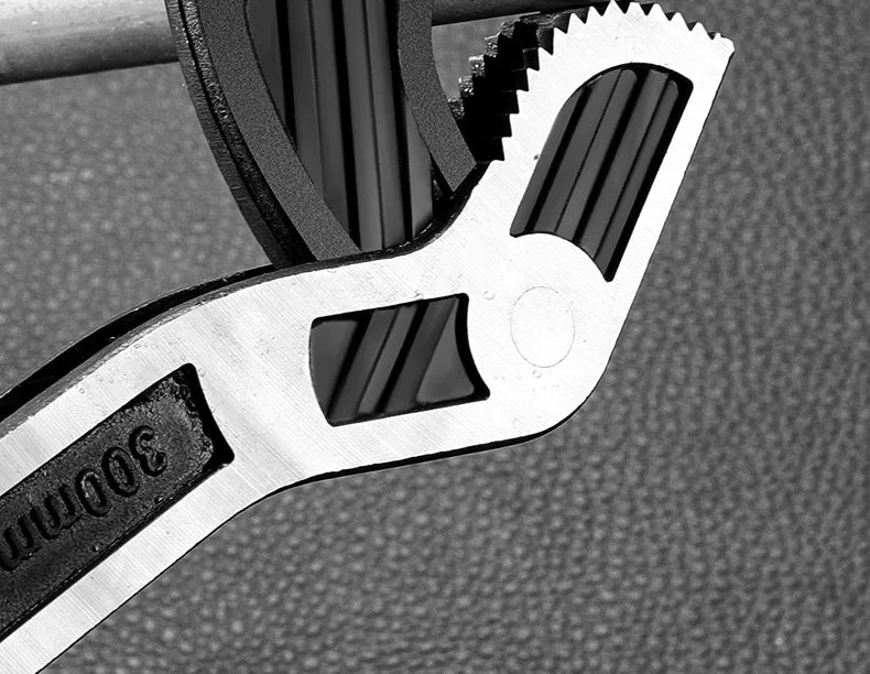 Self-Locking Pipe Wrench with Adjustable CR-V Steel Jaws