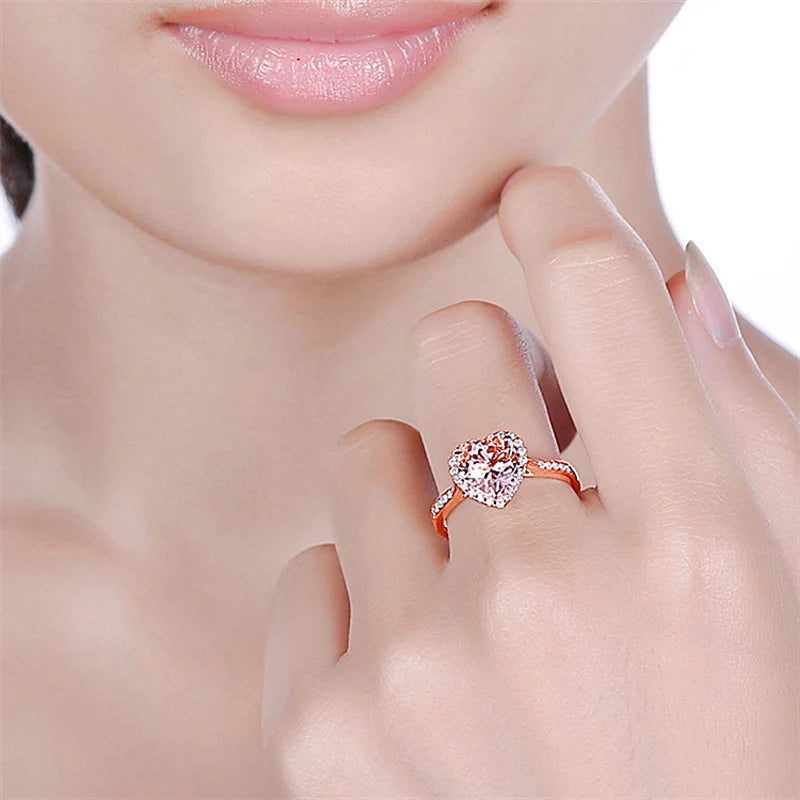 Anillo de Circonia Cúbica en Forma de Corazón