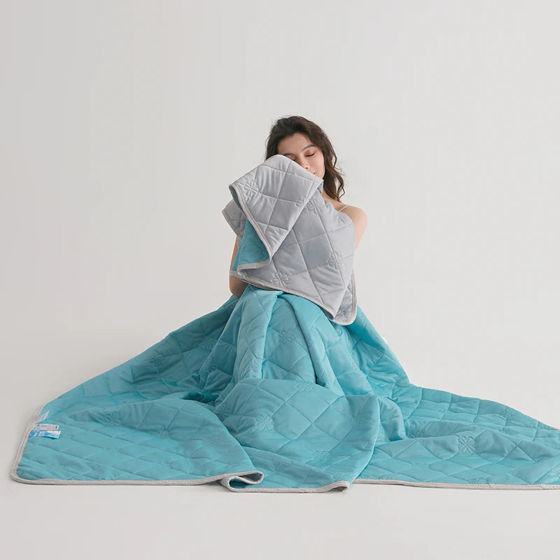 Summer Cooling Blanket with Breathable Polyester Fabric