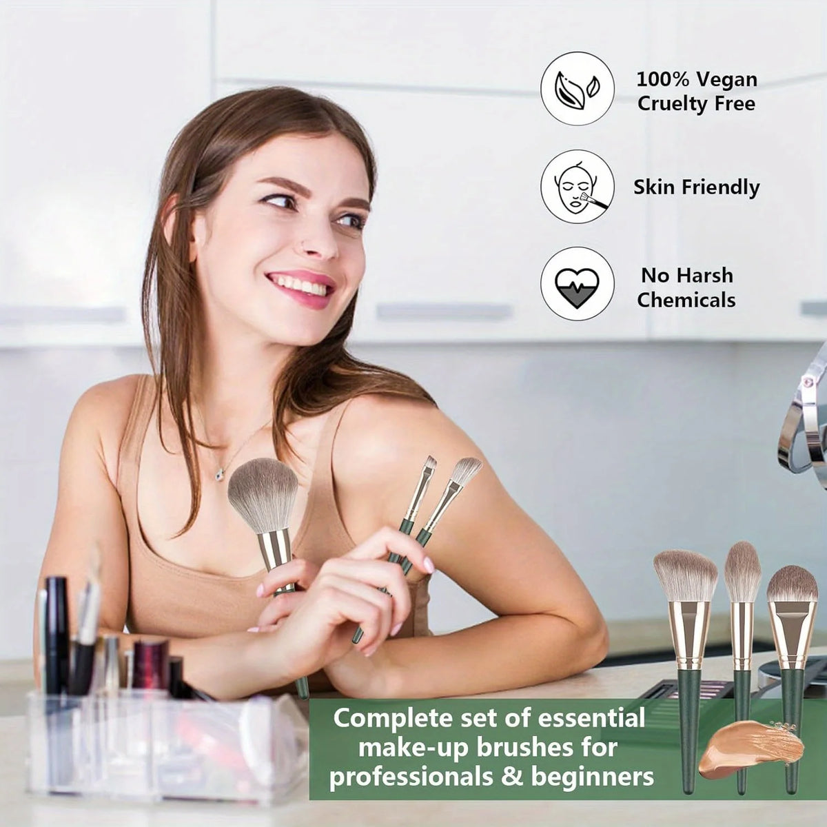 Eine Frau hält ein komplettes Set essenzieller Make-up-Pinsel für Profis und Anfänger.