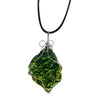 Collar con Colgante de Moldavita Verde Envuelta en Alambre