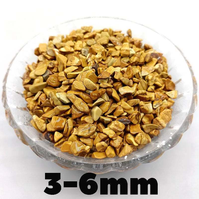 Pile of decorative stone pebbles measuring 3-6mm for terrariums and aquariums