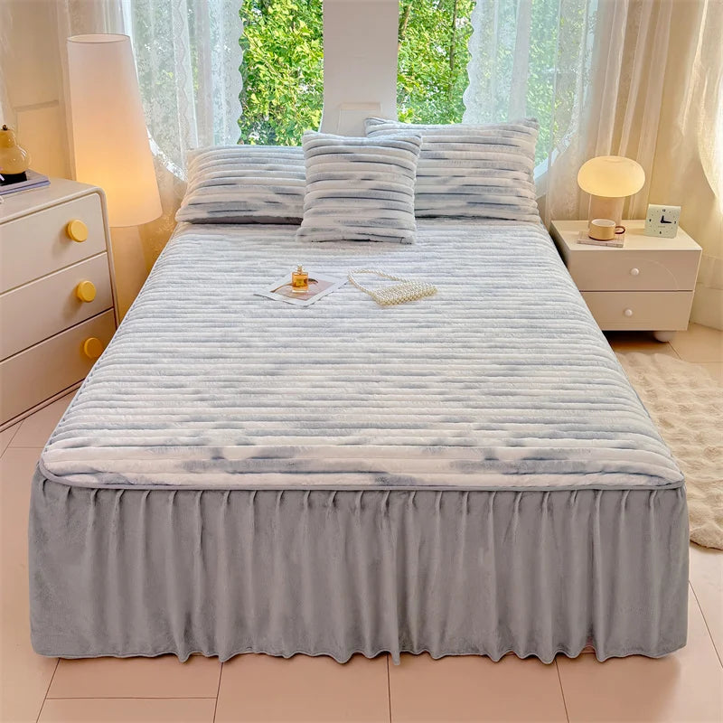 Plush Bed Skirt – Warm, Soft, and Elegant Bedding Essential