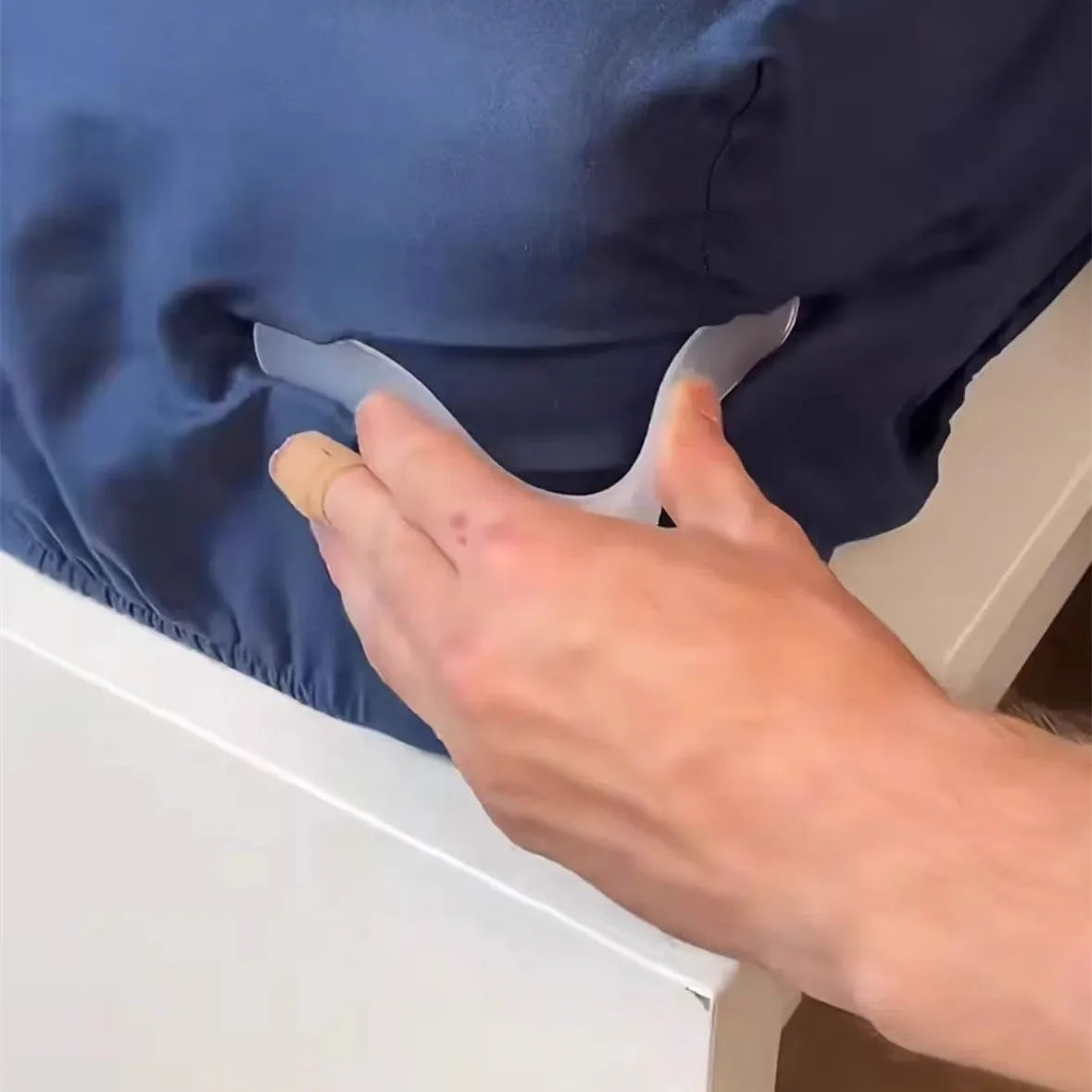 Bedsheet Corner Tightener Clips with Heavy-Duty Mattress Straps