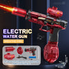 Rote elektrische Wasserpistole mit Flammen-Effekt, Zubehör und Ladekabel.