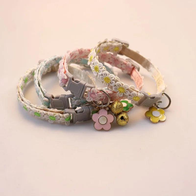 Collier en Dentelle Réglable pour Chat avec Pendentif