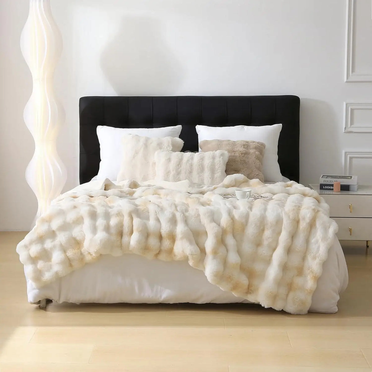Luxury Faux Fur Throw Blanket – Soft, Warm & Cozy