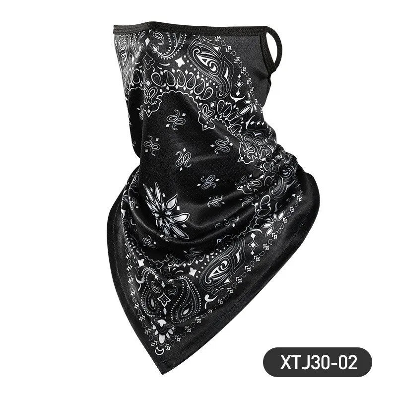Cache-col noir respirant avec motifs paisley et floraux blancs complexes
