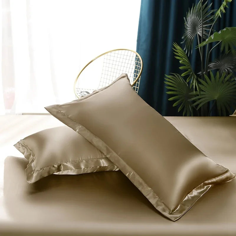 Luxuriöses Satin-Bettwäsche-Set mit Bettbezug