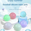 Eine Sammlung farbenfroher Silikon-Wasserball, verschiedene Schattierungen, auf einer weißen Oberfläche.