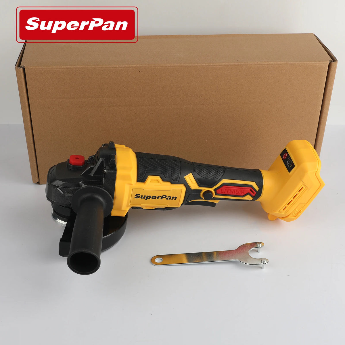 Geländiges SuperPan Akku-Aufsatzschleifer mit Schneidscheibe neben der Verpackung.