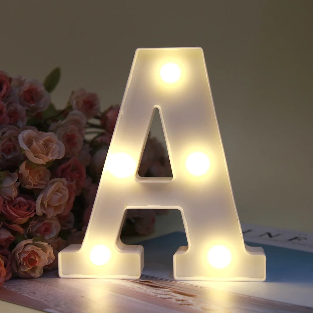Lumière de nuit en forme de lettre A, décoration alphabétique LED blanche lumineuse.
