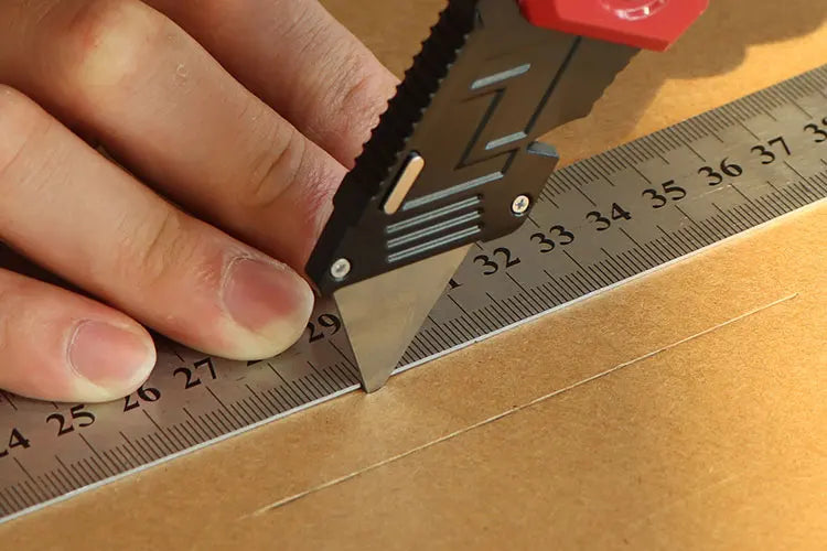 Folding Utility Knife with Built-In Blade Storage and Gut Hook