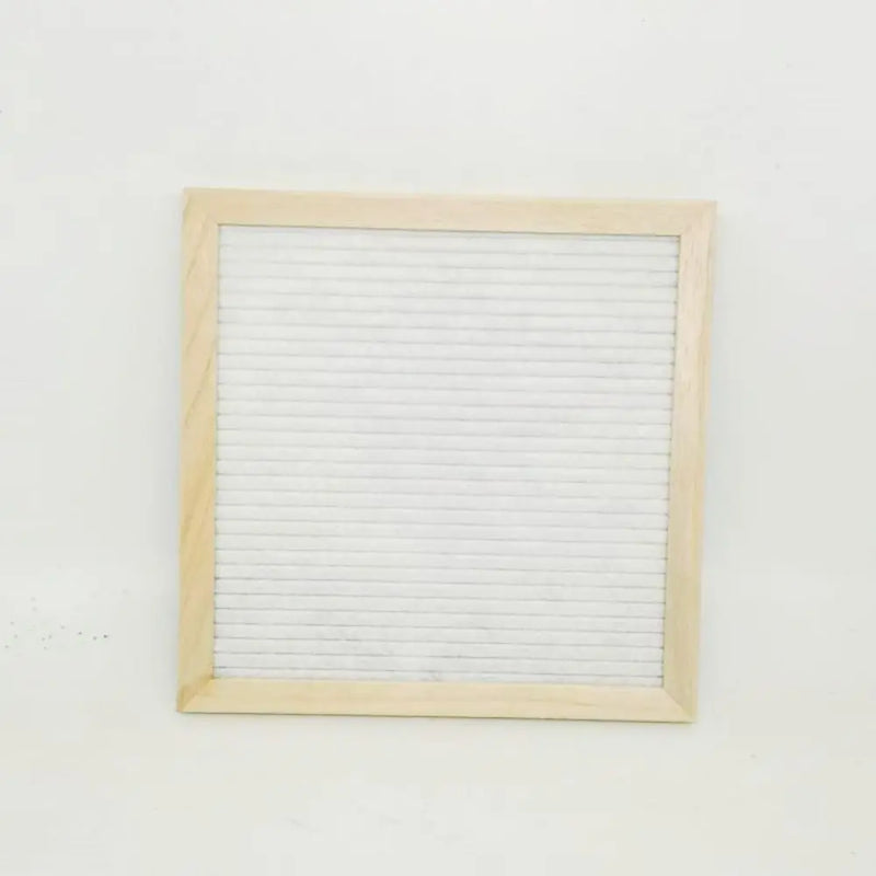 Filz-Buchstabentafel mit Holzrahmen