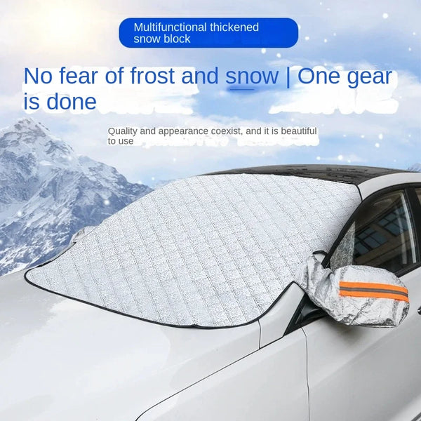 Un pare-soleil en bloc de neige épaissie multifonctionnel est installé sur le pare-brise d'une voiture blanche.