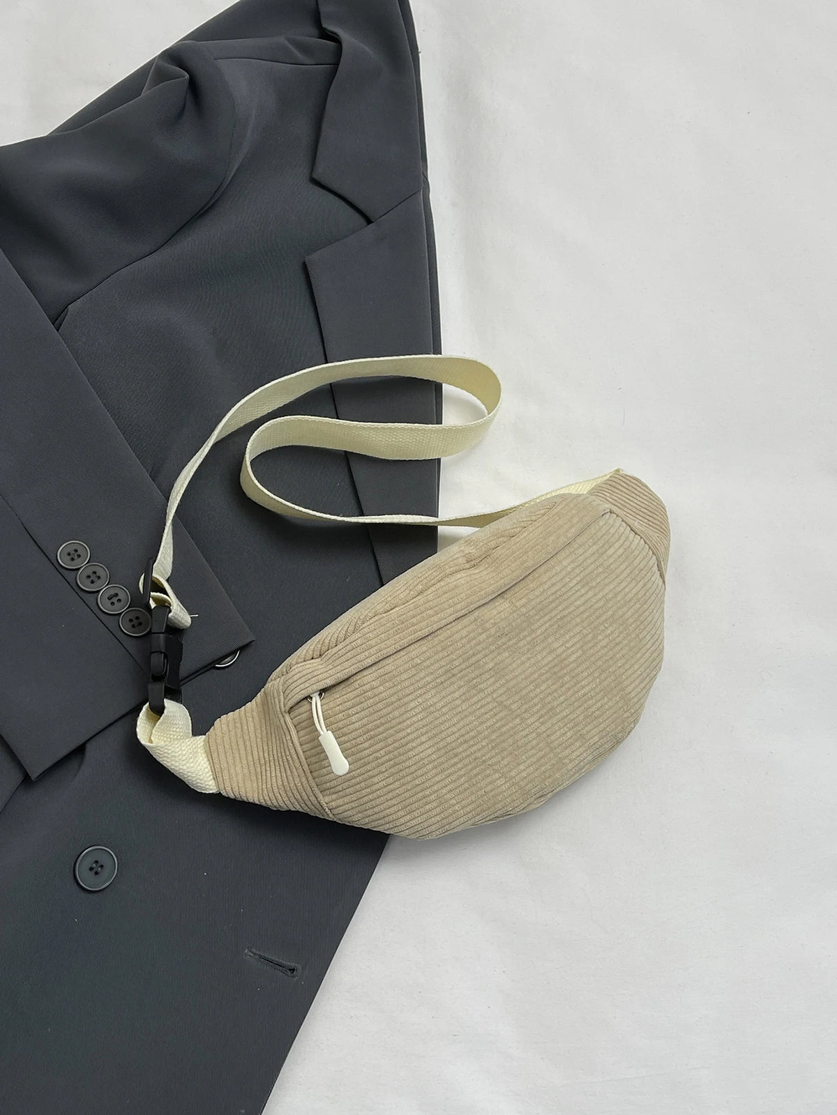 Adjustable Nylon Waist Bag for Travel, Workout & Daily Use