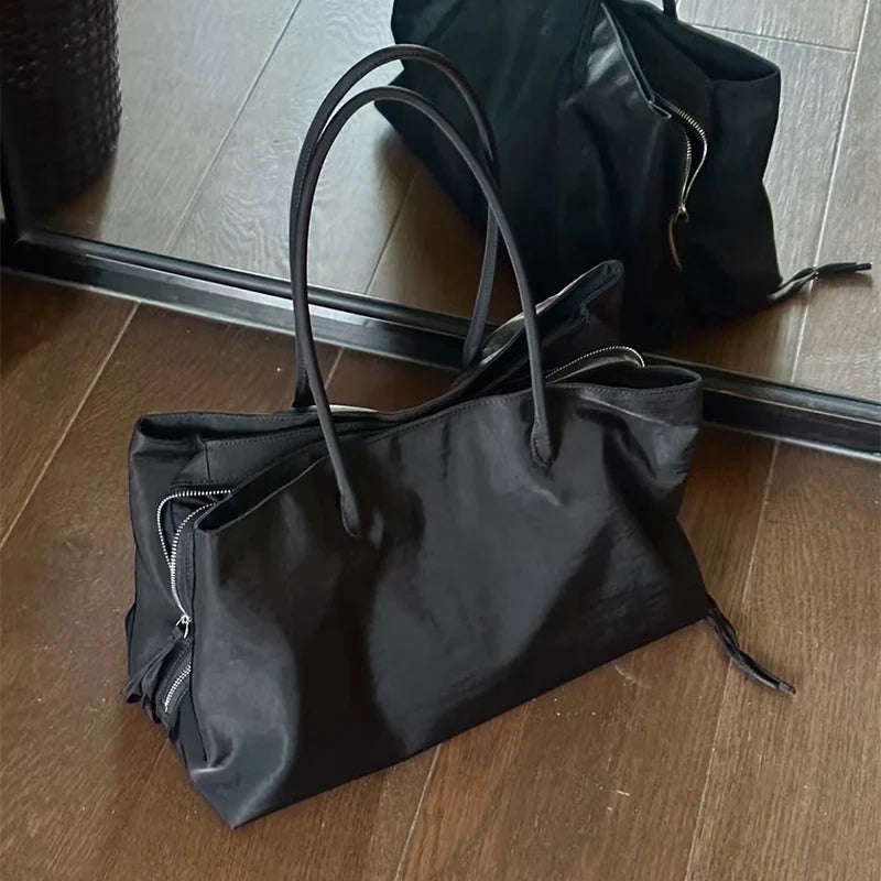 Tote Minimaliste en Nylon pour les Déplacements