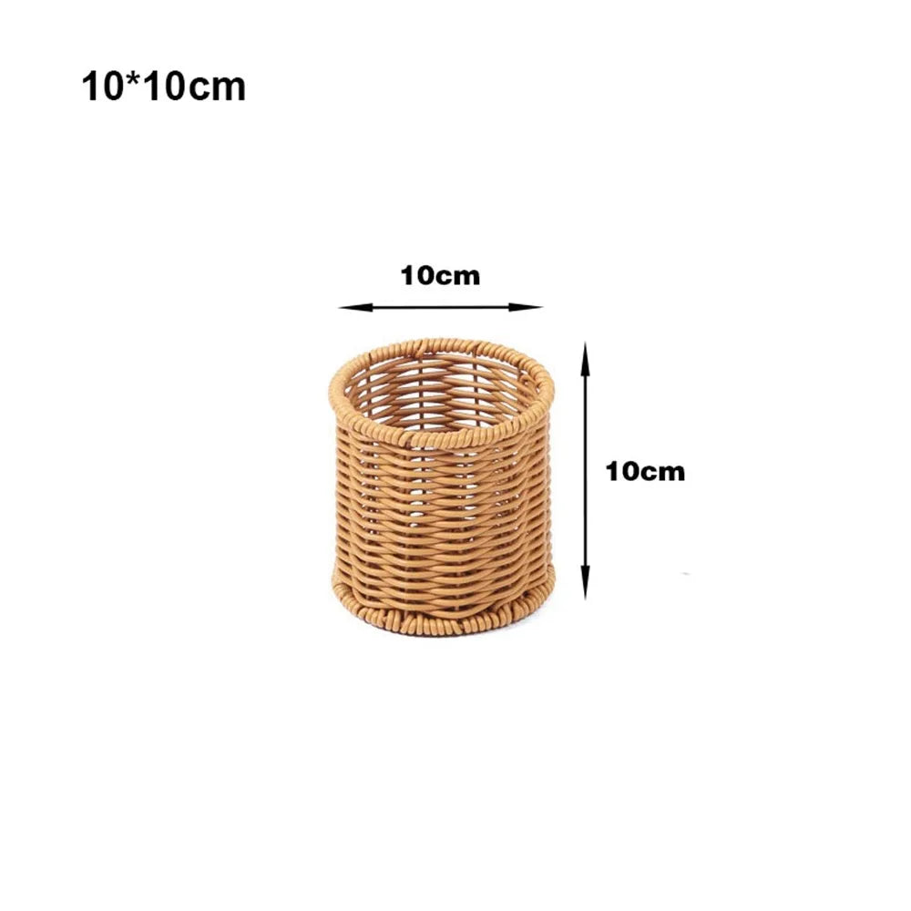 A round, woven wicker serving basket with a diameter of 10cm and a height of 10cm.