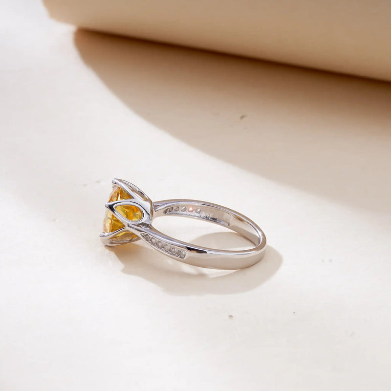 Anillo Solitario de Moissanita Amarillo Oro 9mm en Plata de Ley 925