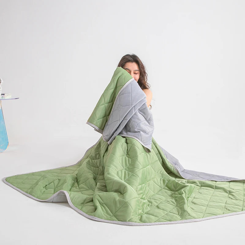 Summer Cooling Blanket with Breathable Polyester Fabric
