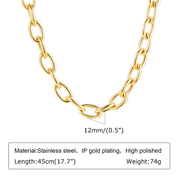 Rapproché d'un collier chaîne en acier inoxydable plaqué or avec une finition polie.