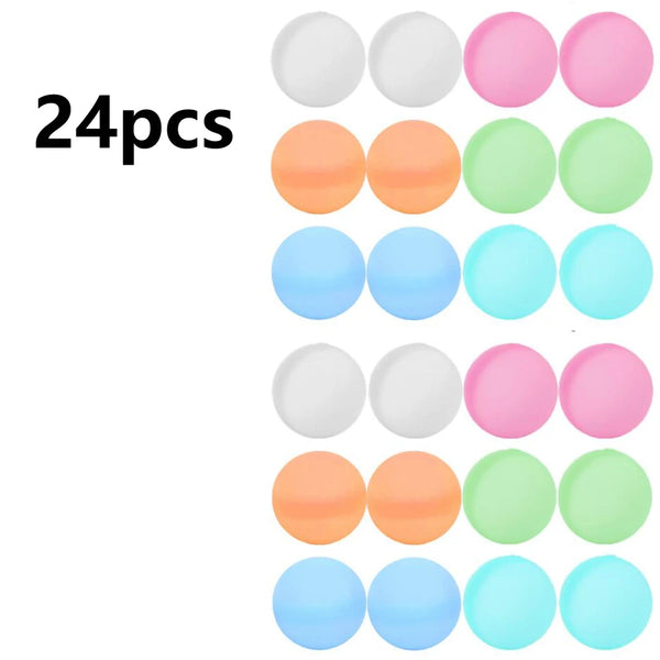 Eine Sammlung von 24 wiederverwendbaren Silikon-Wasserballons in verschiedenen Pastellfarben wie Weiß, Pink, Orange und Grün.