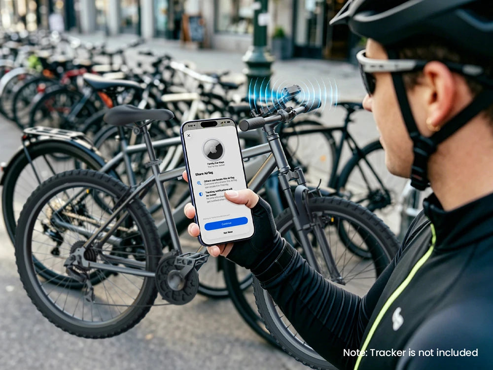 Eine Person hält ein Smartphone, das an einem Fahrrad befestigt ist, um Fahrräder zu verfolgen.