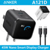 Chargeur d'affichage intelligent Anker 45W Nano avec câbles de charge, montré sous différents angles
