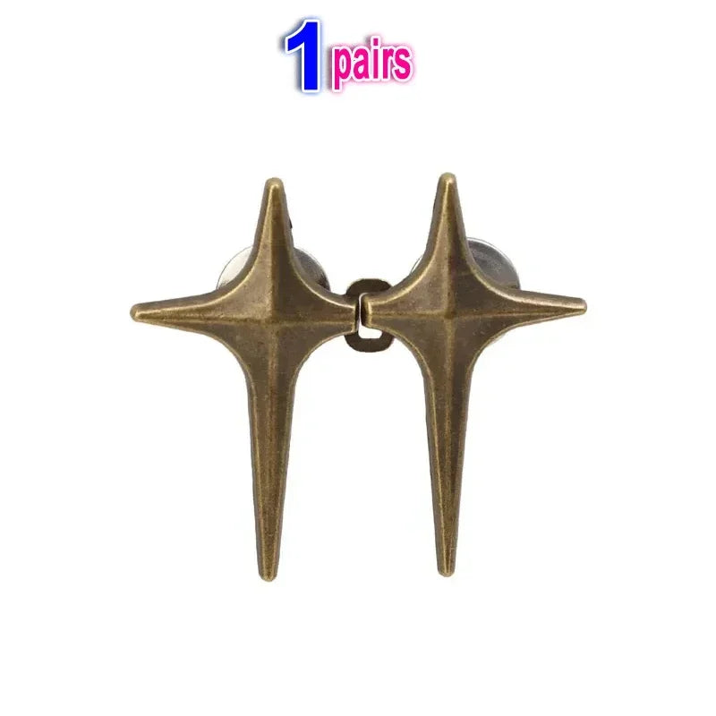 One pair of brass Y2K star waist tightener clips for jeans.