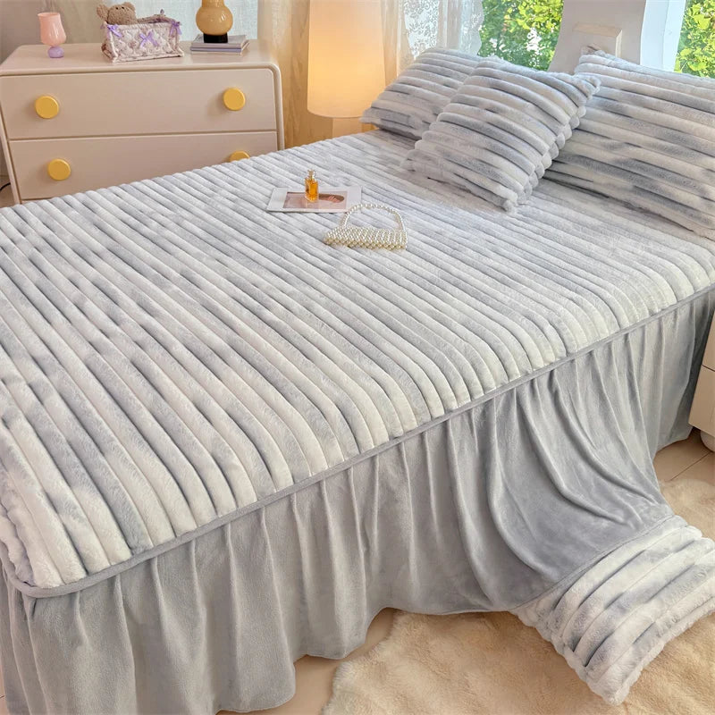 Plush Bed Skirt – Warm, Soft, and Elegant Bedding Essential