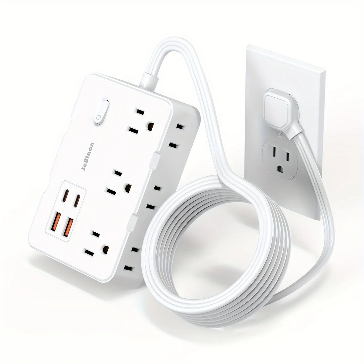 Barre d'alimentation plate blanche ultra-mince avec six prises et quatre ports USB reliés par un cordon blanc.