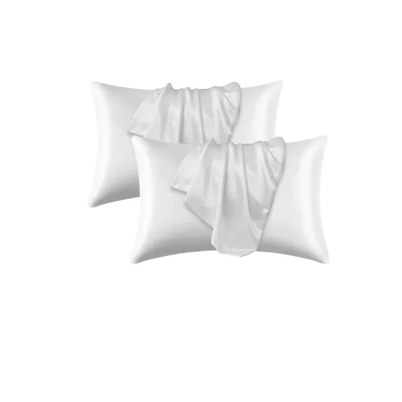 Funda de almohada de seda satín blanca de lujo con tela drapeada
