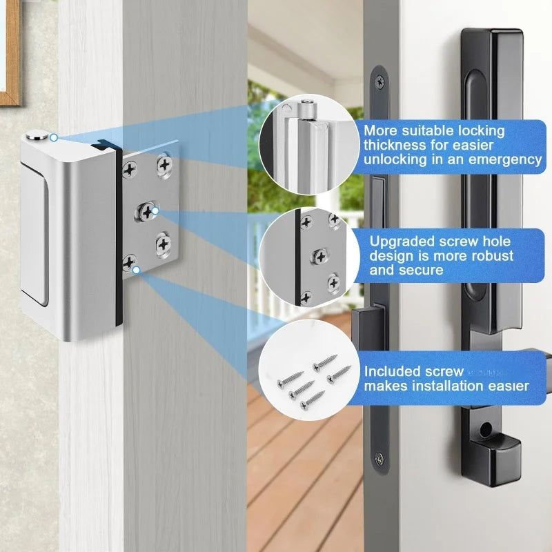 Gros plan d'une serrure de renforcement pour porte lourde installée sur un cadre de porte blanc, montrant des caractéristique
