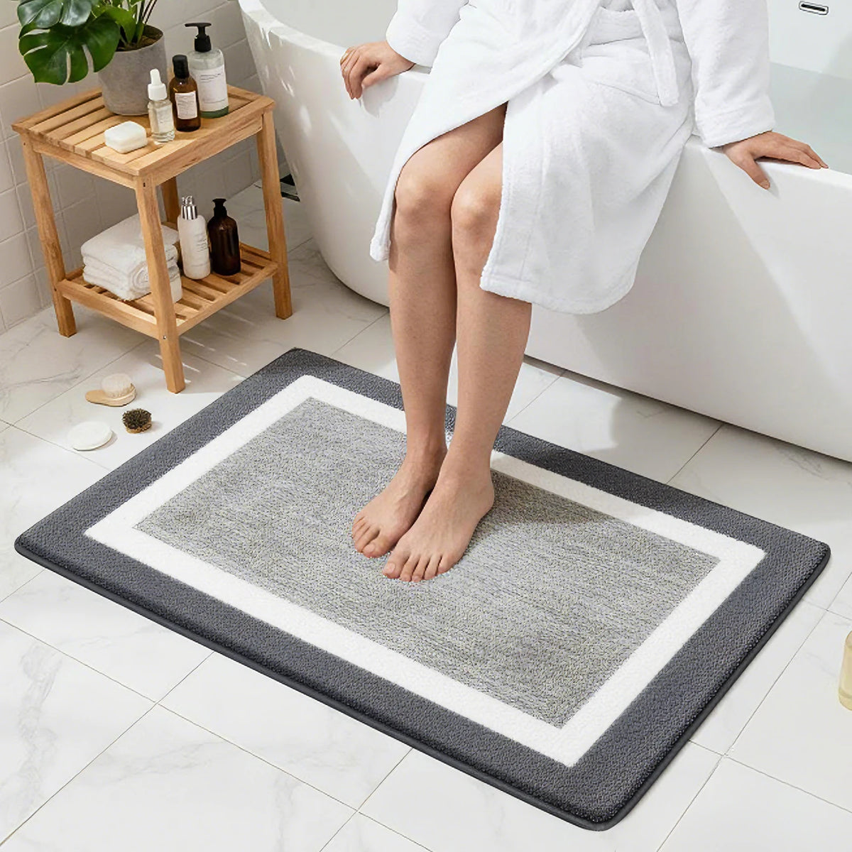 Plush Microfiber Non-Slip Bath Mat with Quick-Dry Absorbency