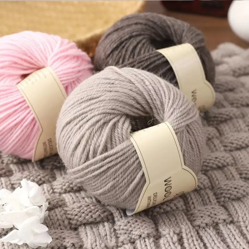 Combed Alpaca Blend Yarn for Hand Knitting – 10-Pack Wool Balls