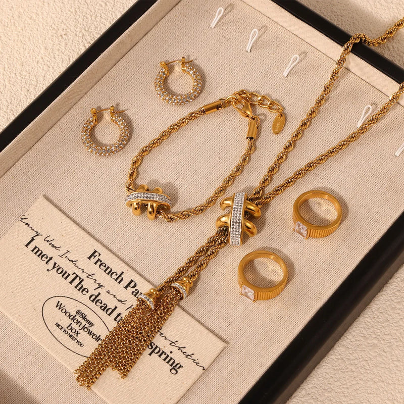 Ensemble de bijoux en chaîne torsadée avec cristaux