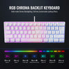 Nahaufnahme einer RGB Chroma-beleuchteten Tastatur mit verschiedenen Beleuchtungs- und Tastenlayouts.