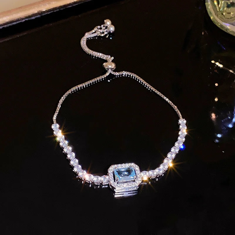 Rhinestone Round Clasp Bracelet