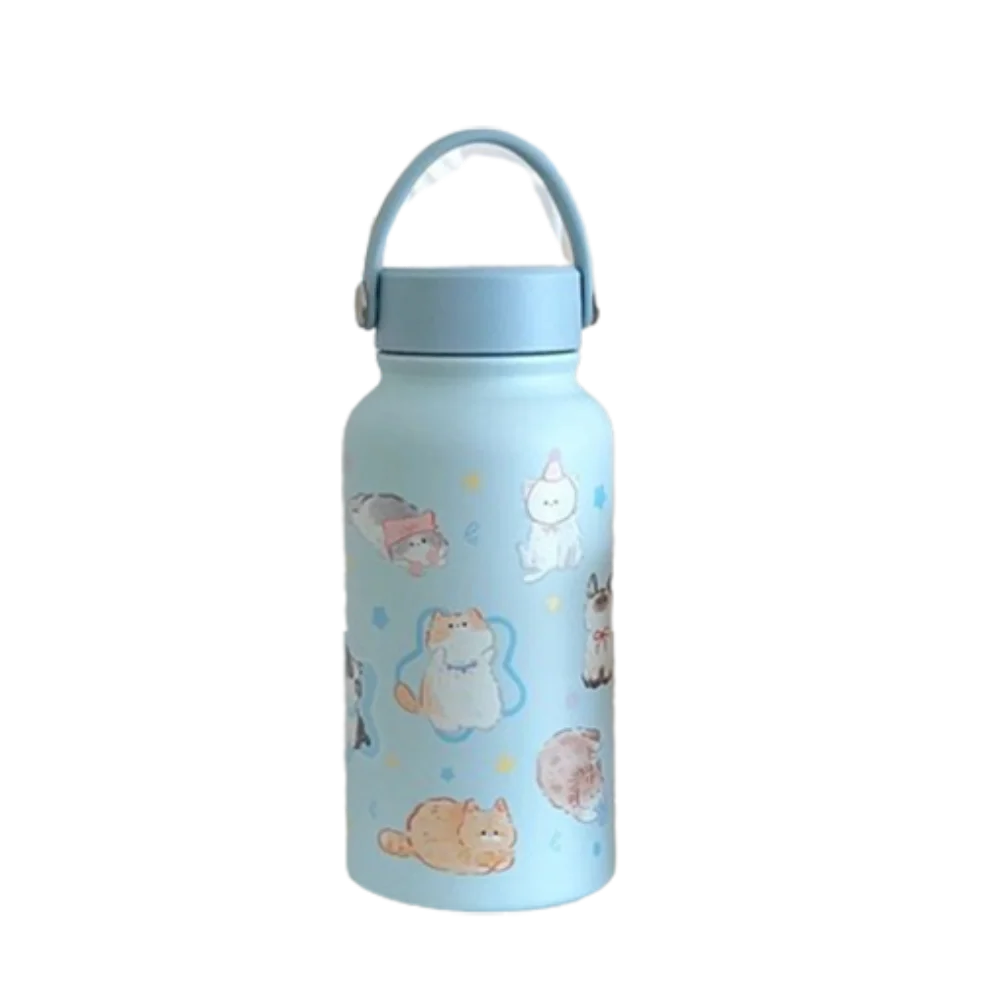 Botella de agua aislada azul claro con ilustraciones de animales lindos y tapa bisagra.